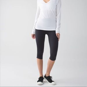 Lululemon In The Flow Cropped legging. Worn once.